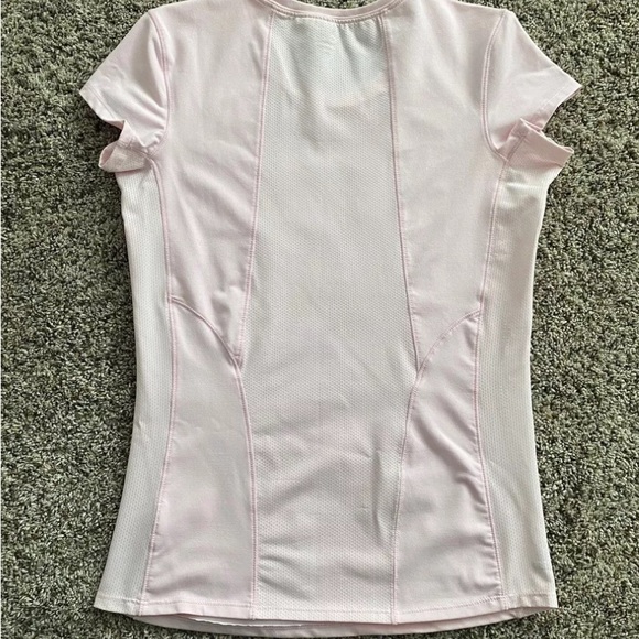 ❌SOLD❌Alo Cool Fit, pink top. Medium. Gently used. Great condition! - Picture 3 of 5
